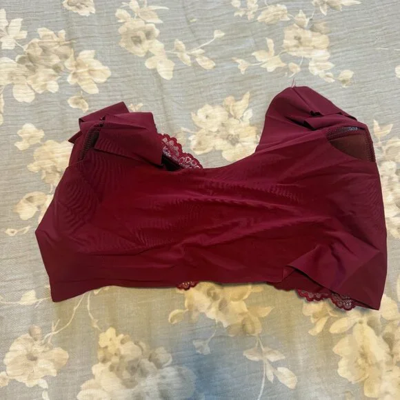 Abercrombie & Fitch Red Lace Bralette - NWOT - Picture 3 of 4